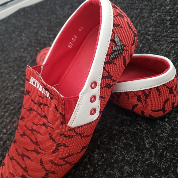 Shoes - Picture 4 of 5